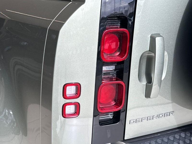 Used Land Rover Defender 2024 for sale - 77732693: Photo 19