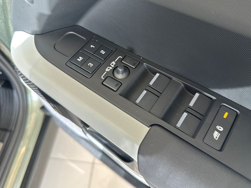 Used Land Rover Defender 2024 for sale - 77732693: Photo 23