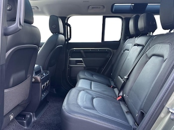 Used Land Rover Defender 2024 for sale - 77732693: Photo