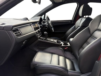 Used Porsche Macan 2023 for sale - 78708837: Photo