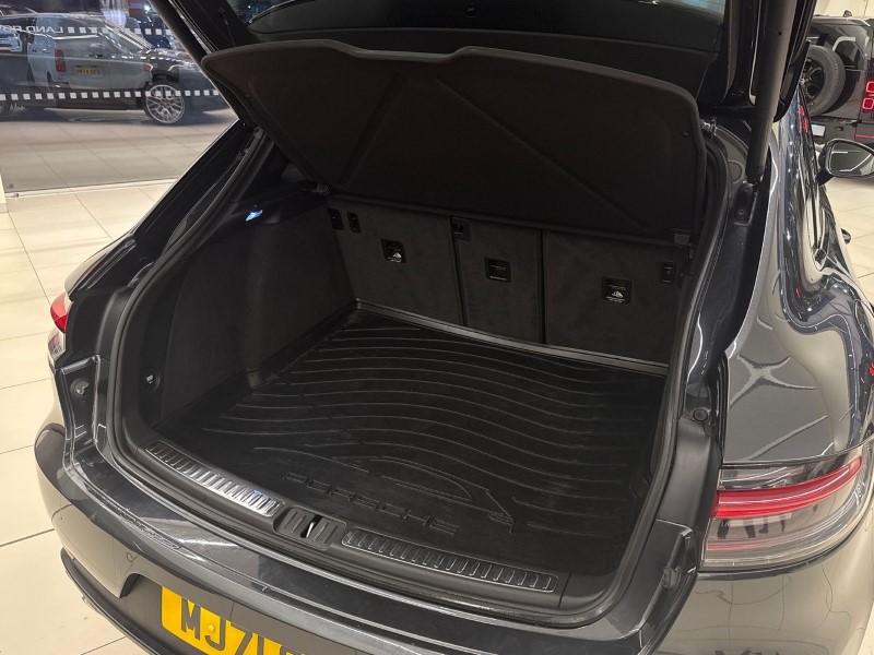 Used Porsche Macan 2021 for sale - 76981964: Photo 39