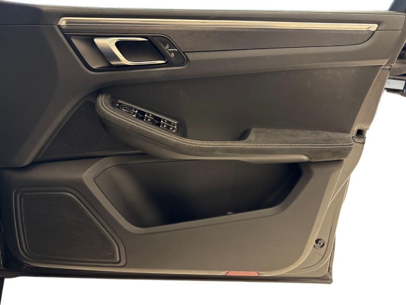 Used Porsche Macan 2021 for sale - 76981556: Photo 22