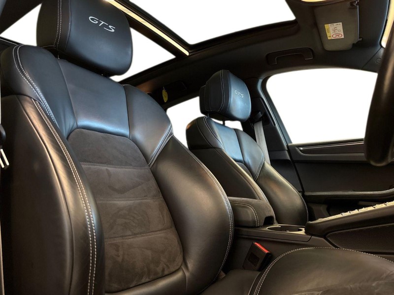 Used Porsche Macan 2021 for sale - 76981556: Photo 26