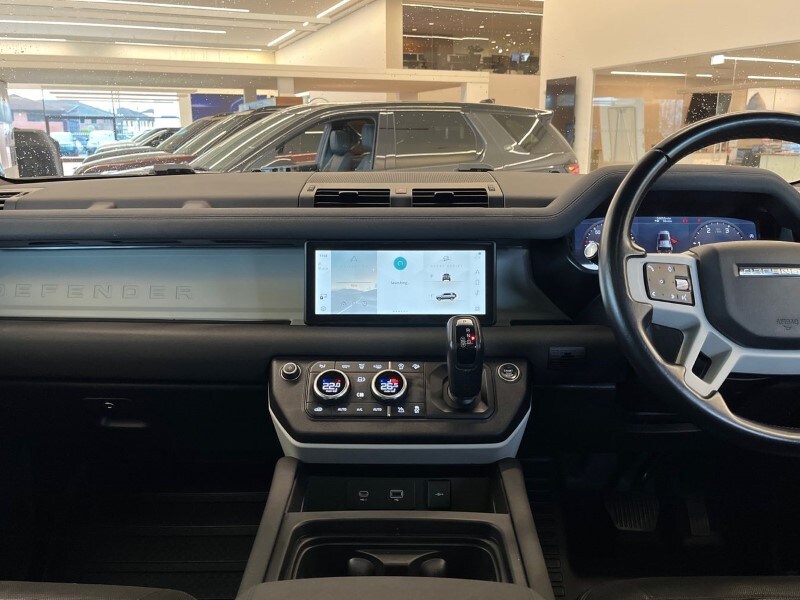 Used Land Rover Defender 2023 for sale - 76981616: Photo 14