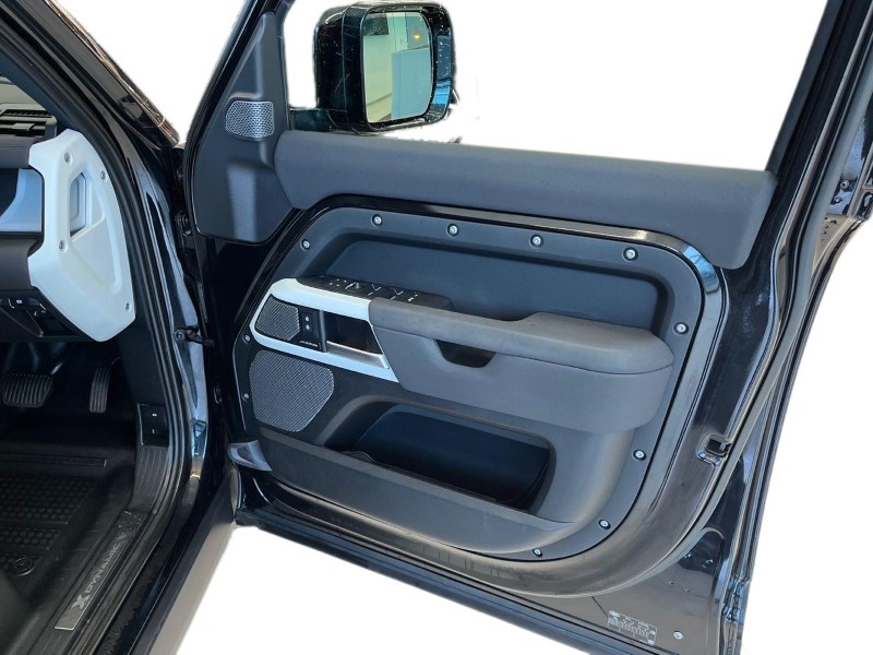 Used Land Rover Defender 2023 for sale - 76981616: Photo 23