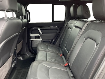 Used Land Rover Defender 2023 for sale - 76981616: Photo