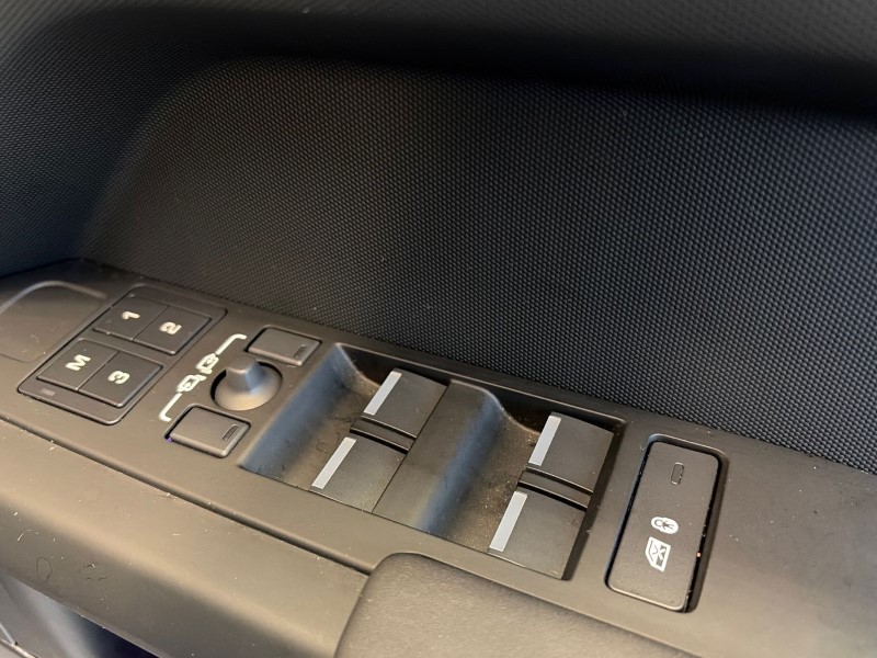 Used Land Rover Defender 2025 for sale - 77296719: Photo 24