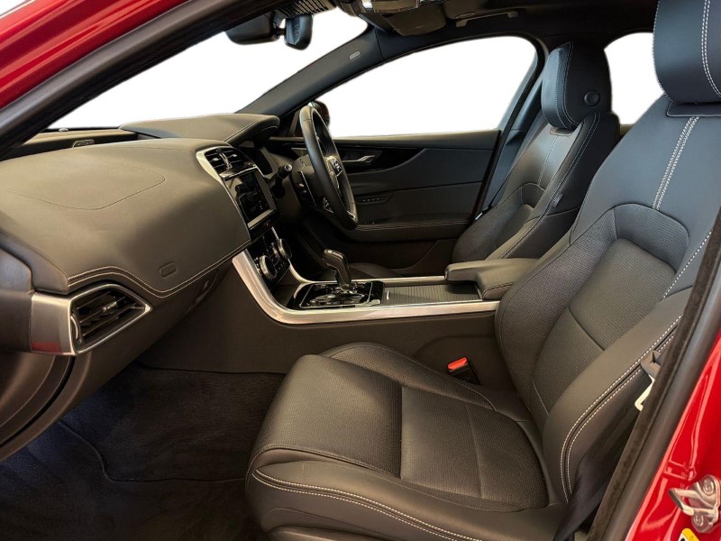 Used Jaguar XE 2024 for sale - 77864713: Photo 3