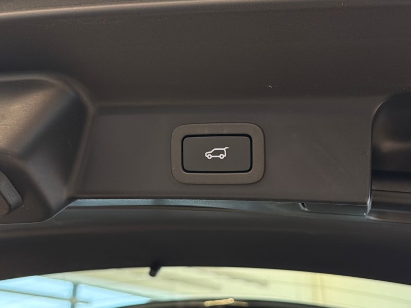 Used Jaguar F-Pace 2021 for sale - 77848250: Photo 39