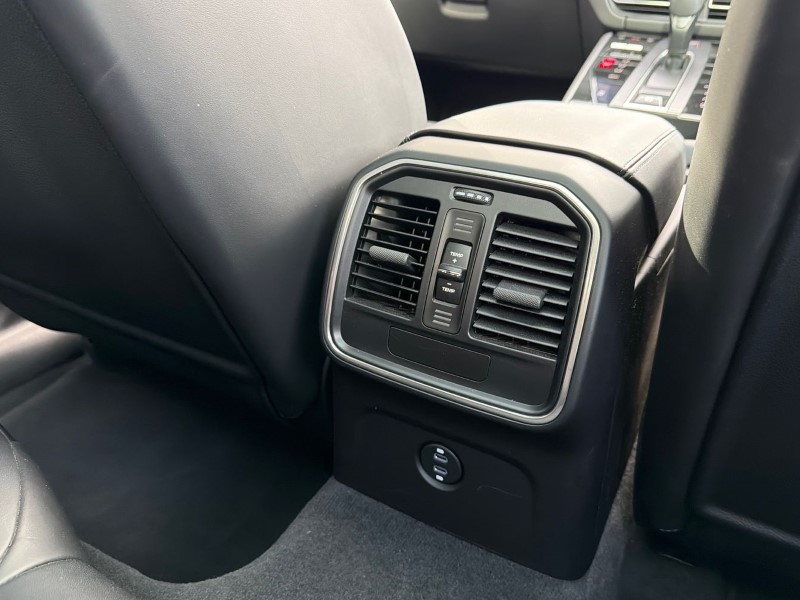 Used Land Rover Range Rover Velar 2026 for sale - 78081272: Photo 18