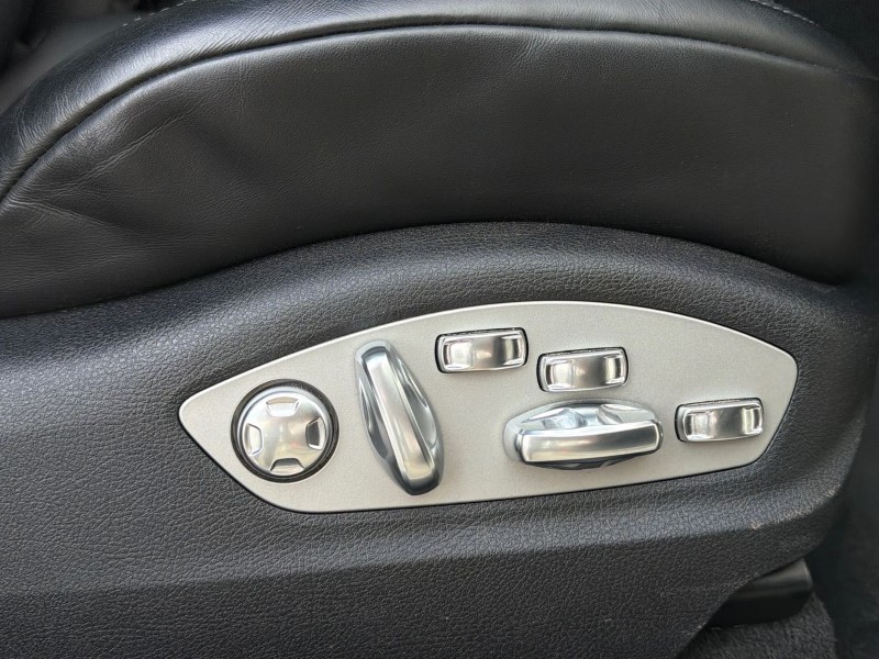 Used Land Rover Range Rover Velar 2026 for sale - 78081272: Photo 24