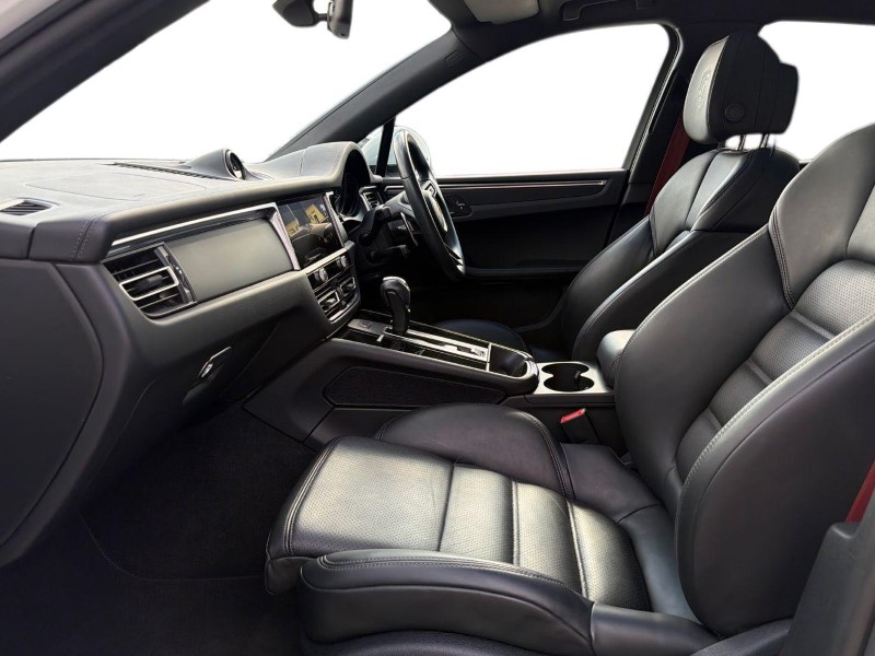 Used Land Rover Range Rover Velar 2026 for sale - 78081272: Photo 3