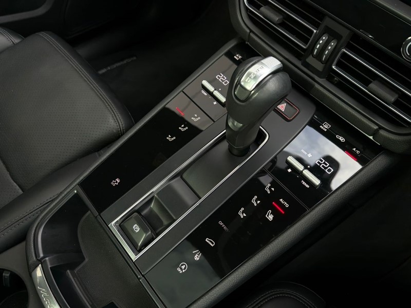 Used Land Rover Range Rover Velar 2026 for sale - 78081272: Photo 31