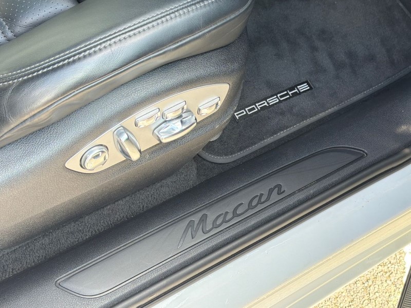 Used Land Rover Range Rover Velar 2026 for sale - 78081272: Photo 36