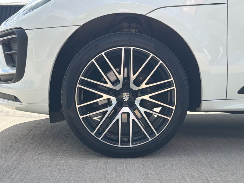 Used Land Rover Range Rover Velar 2026 for sale - 78081272: Photo 8