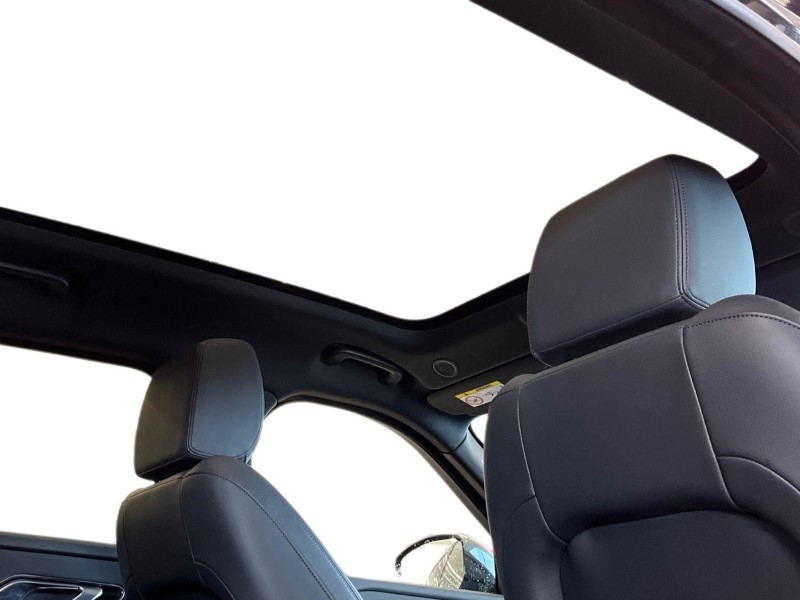 Used Land Rover Range Rover Velar 2025 for sale - 76981245: Photo 21