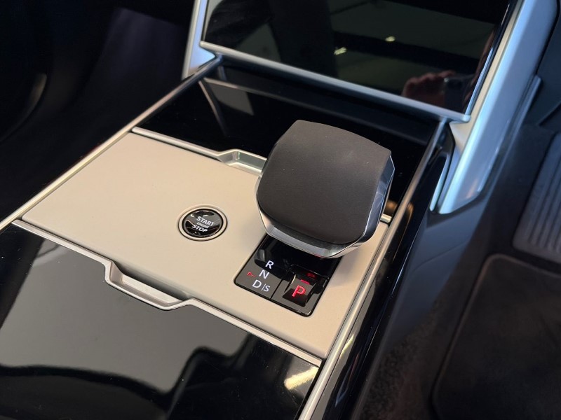 Used Land Rover Range Rover 2024 for sale - 76982079: Photo 13