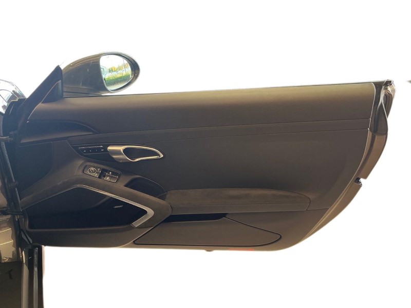 Used Porsche Cayman 2018 for sale - 76982078: Photo 21