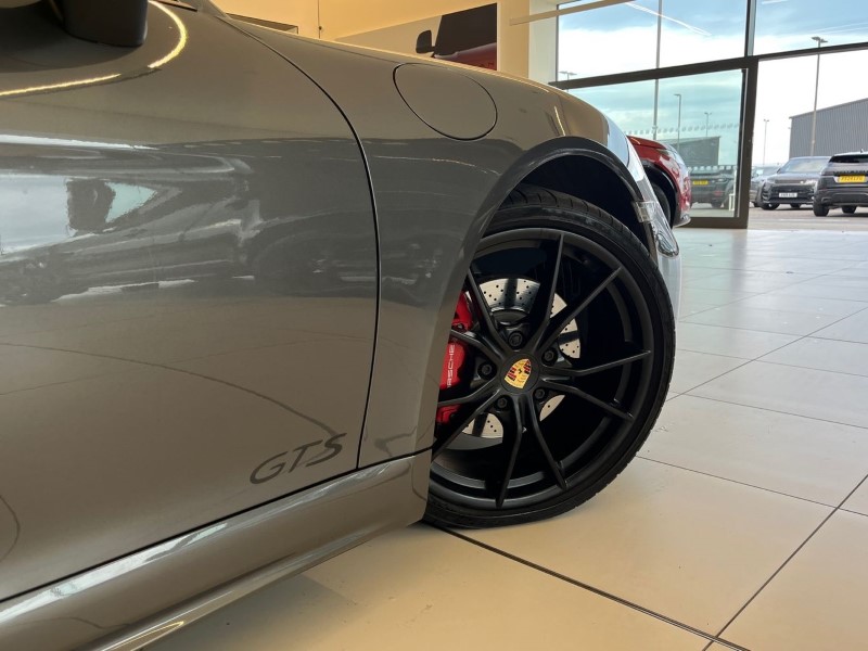 Used Porsche Cayman 2018 for sale - 76982078: Photo 45