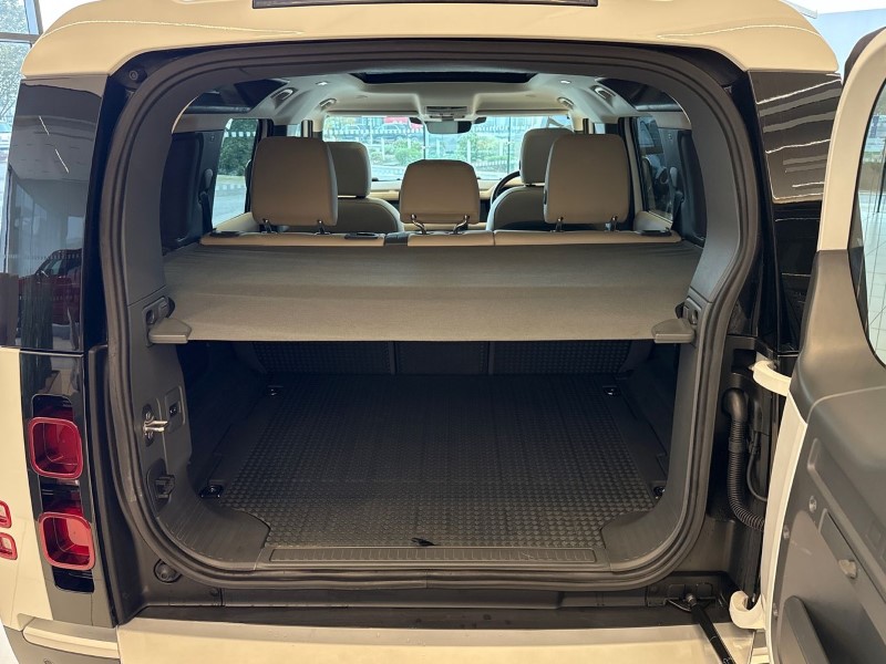 Used Land Rover Defender 2022 for sale - 76981611: Photo 10