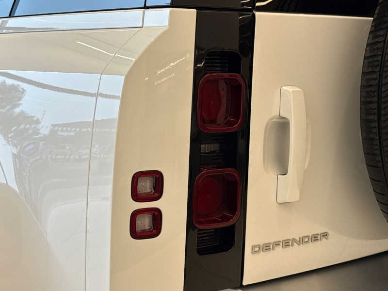 Used Land Rover Defender 2022 for sale - 76981611: Photo 19