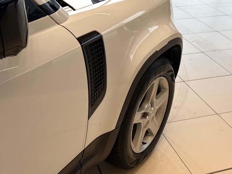 Used Land Rover Defender 2022 for sale - 76981611: Photo 20