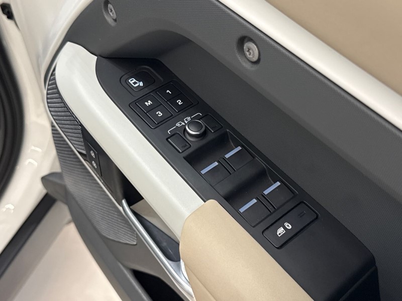 Used Land Rover Defender 2022 for sale - 76981611: Photo 22