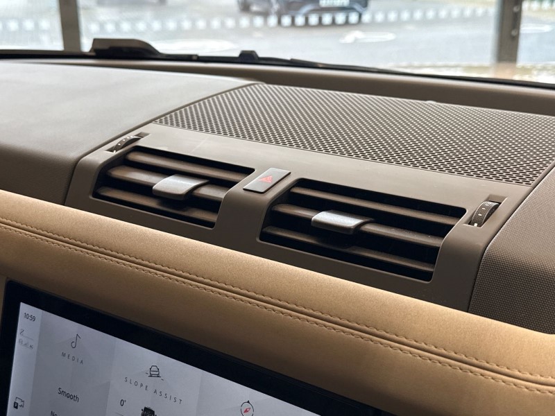 Used Land Rover Defender 2022 for sale - 76981611: Photo 35