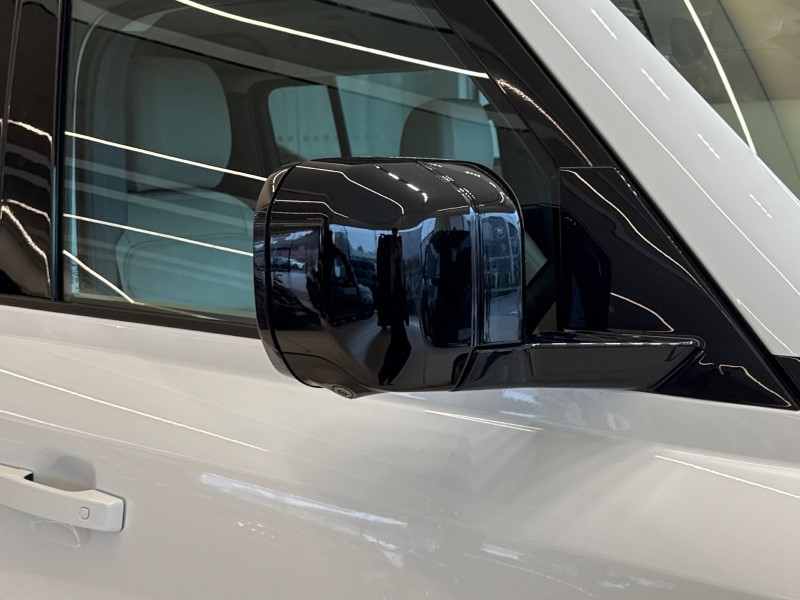 Used Land Rover Defender 2022 for sale - 76981611: Photo 47