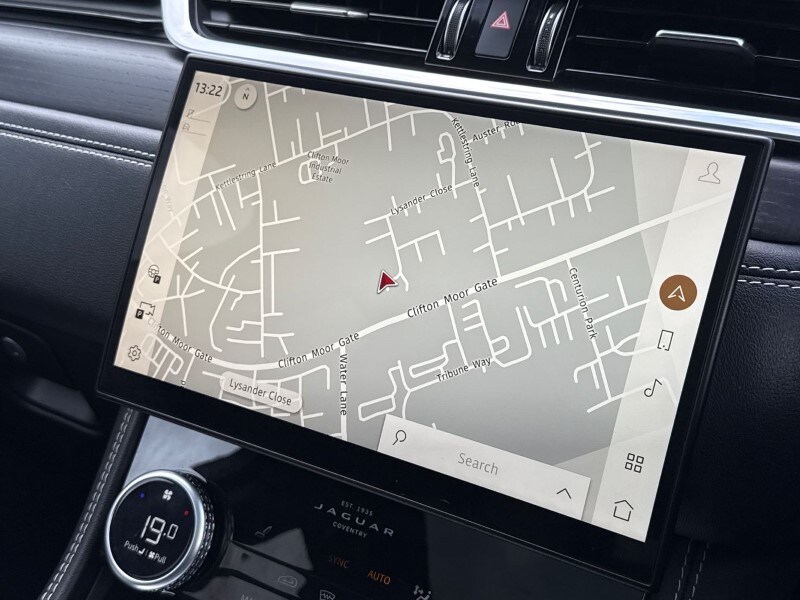 Used Jaguar F-Pace 2024 for sale - 78053248: Photo 11