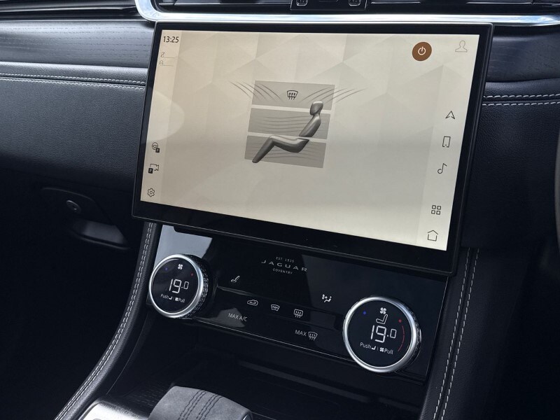 Used Jaguar F-Pace 2024 for sale - 78053248: Photo 32