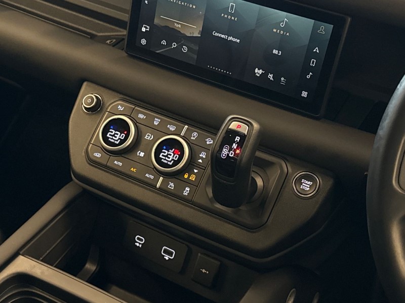 Used Land Rover Defender 2024 for sale - 77803955: Photo 13