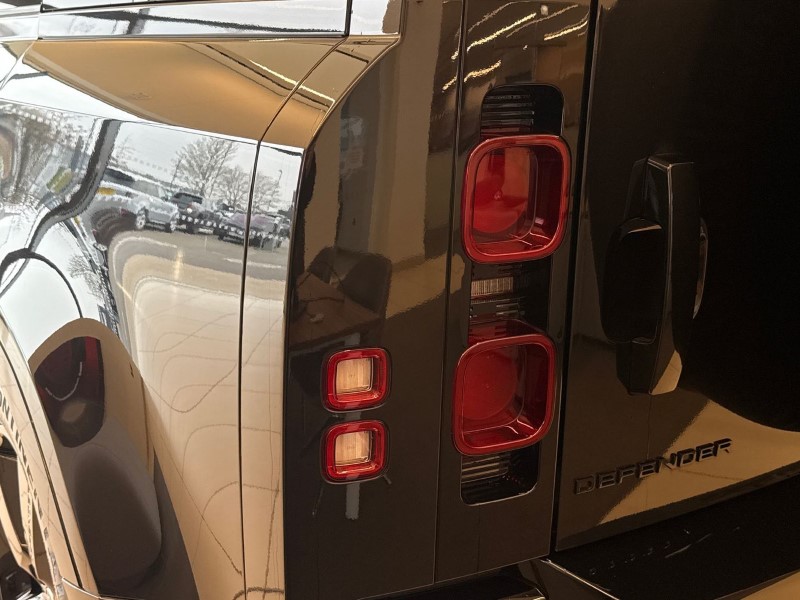 Used Land Rover Defender 2024 for sale - 77803955: Photo 19