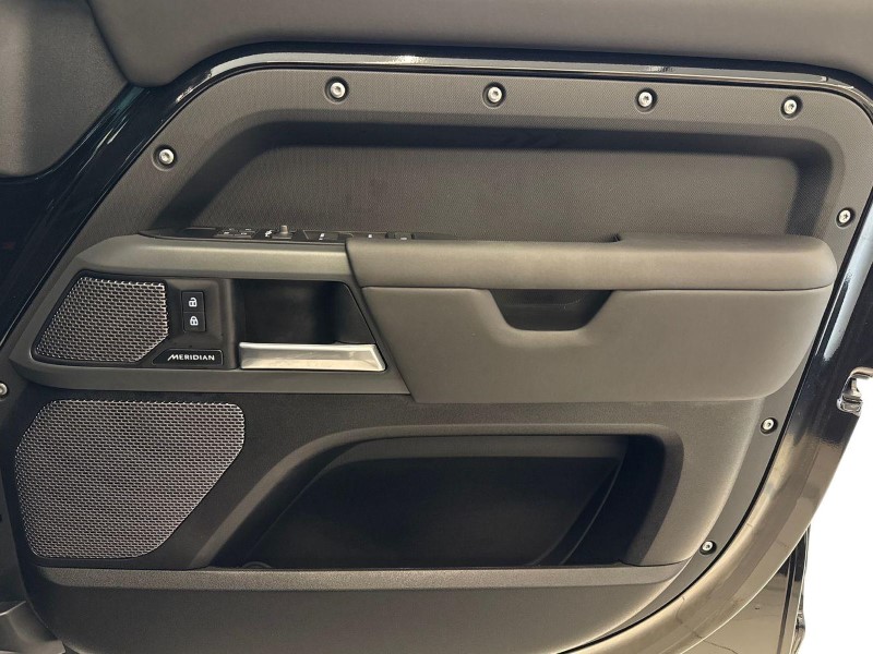 Used Land Rover Defender 2024 for sale - 77803955: Photo 22