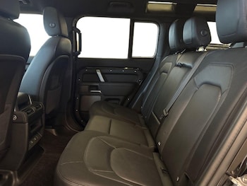 Used Land Rover Defender 2024 for sale - 77803955: Photo