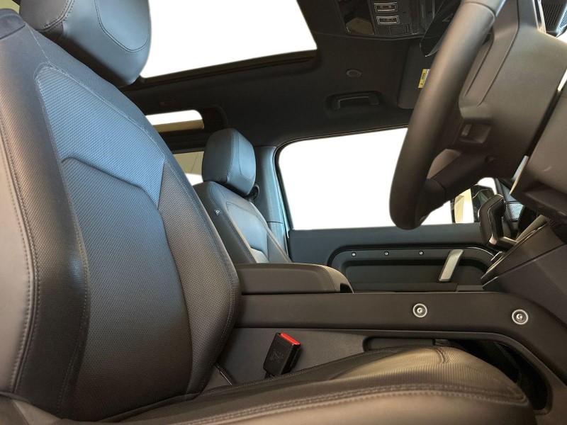 Used Land Rover Defender 2023 for sale - 77934545: Photo 26