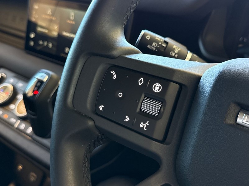 Used Land Rover Defender 2023 for sale - 77934545: Photo 28