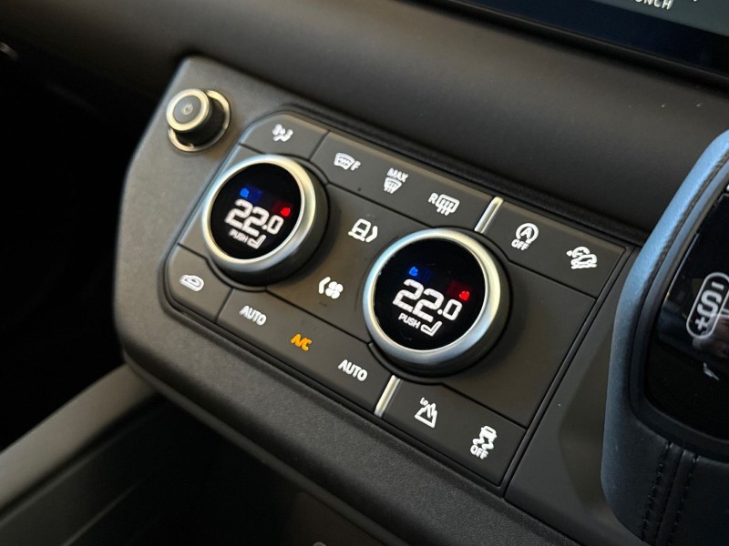 Used Land Rover Defender 2023 for sale - 77934545: Photo 33