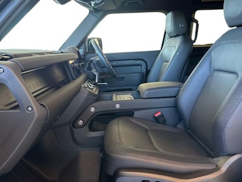 Used Land Rover Defender 2023 for sale - 77934545: Photo