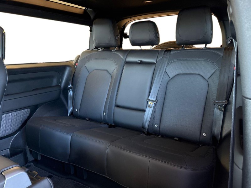 Used Land Rover Defender 2023 for sale - 77934545: Photo 4