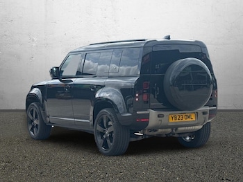 Used Land Rover Defender 2023 for sale - 79352477: Photo