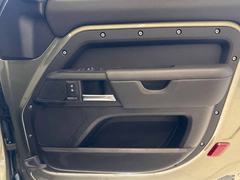 Used Land Rover Defender 2024 for sale - 77435255: Photo 22