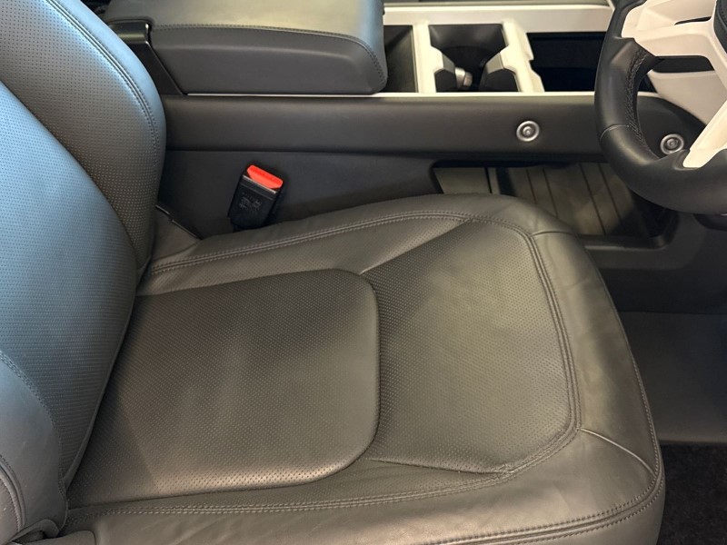 Used Land Rover Defender 2024 for sale - 77435255: Photo 25