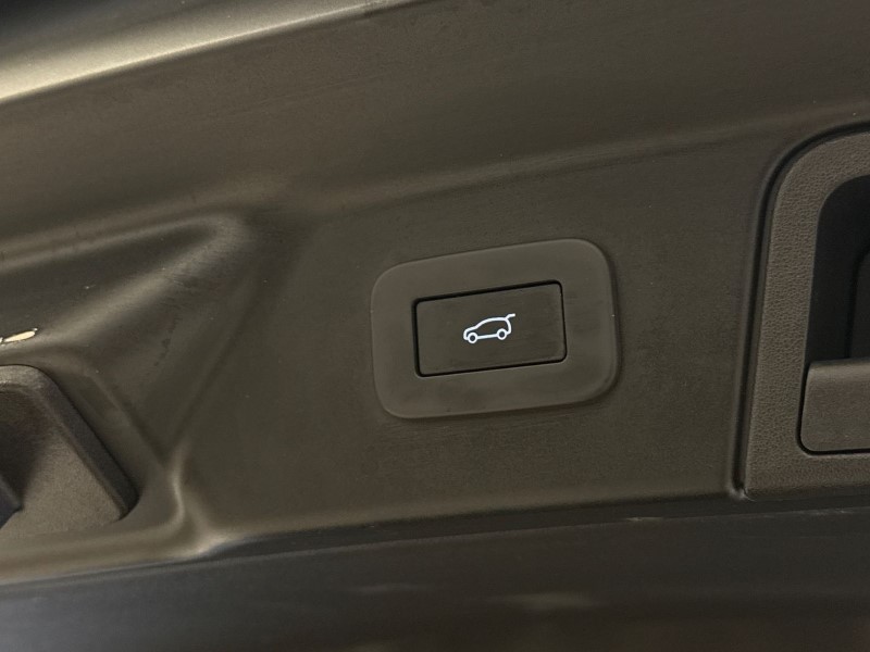 Used Land Rover Range Rover Velar 2024 for sale - 77420532: Photo 40