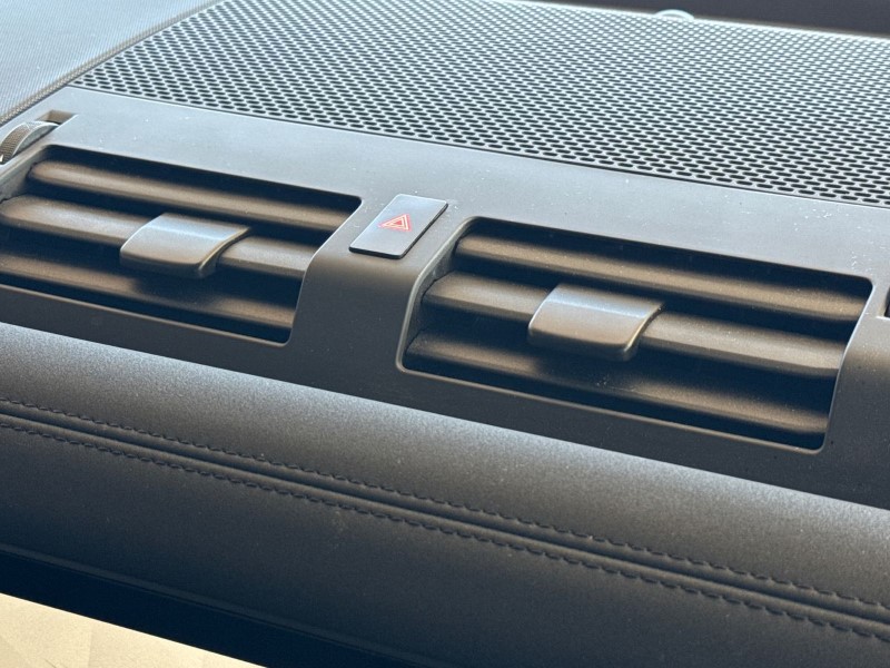 Used Land Rover Defender 2023 for sale - 78199144: Photo 34