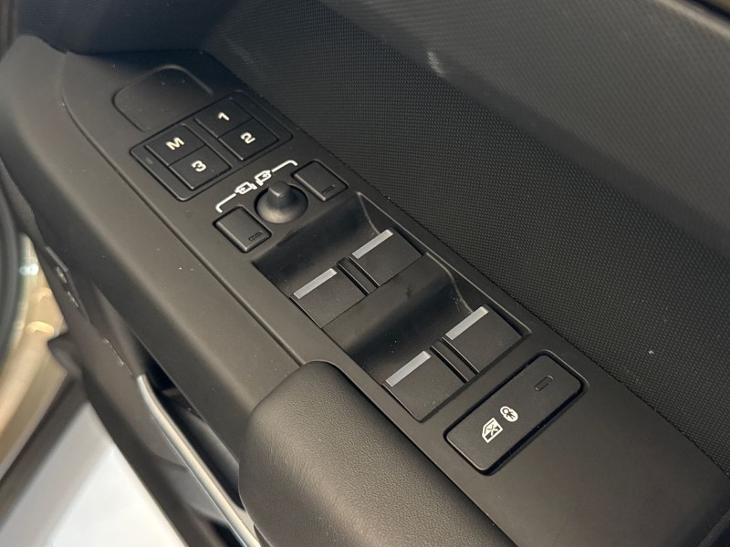 Used Land Rover Defender 2025 for sale - 77934542: Photo 23