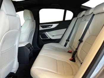 Used Jaguar XE 2023 for sale - 77367157: Photo