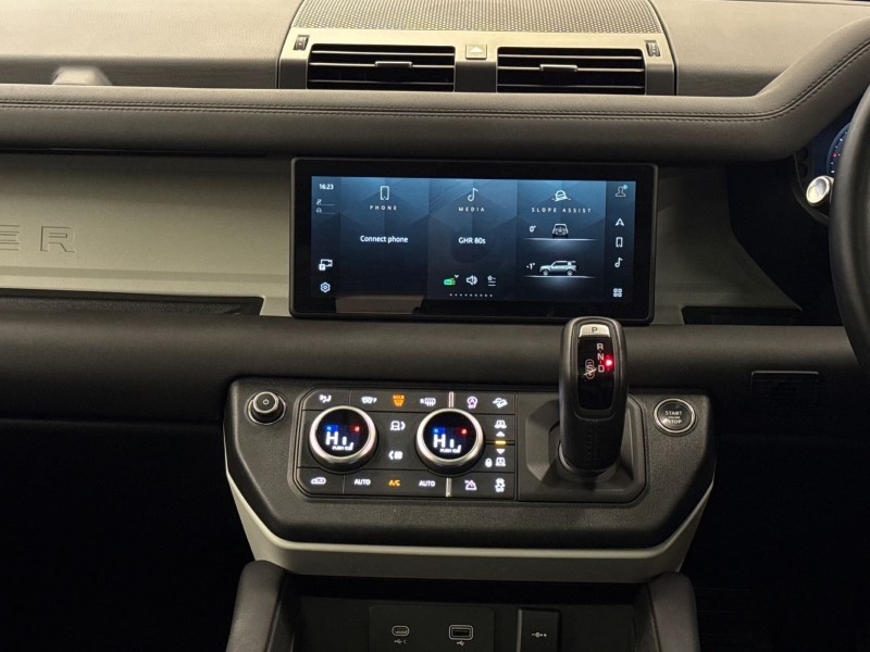 Used Land Rover Defender 2024 for sale - 76982125: Photo 14