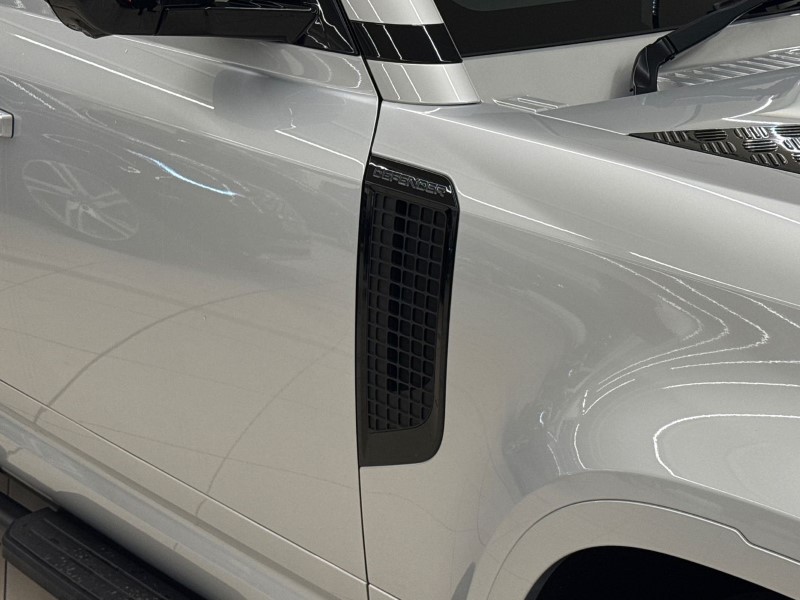 Used Land Rover Defender 2024 for sale - 76982125: Photo 20