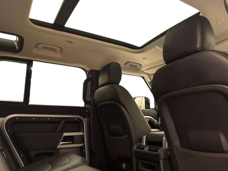 Used Land Rover Defender 2024 for sale - 76982125: Photo 21